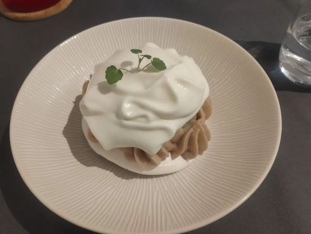 Pavlova Châtaignes Poire